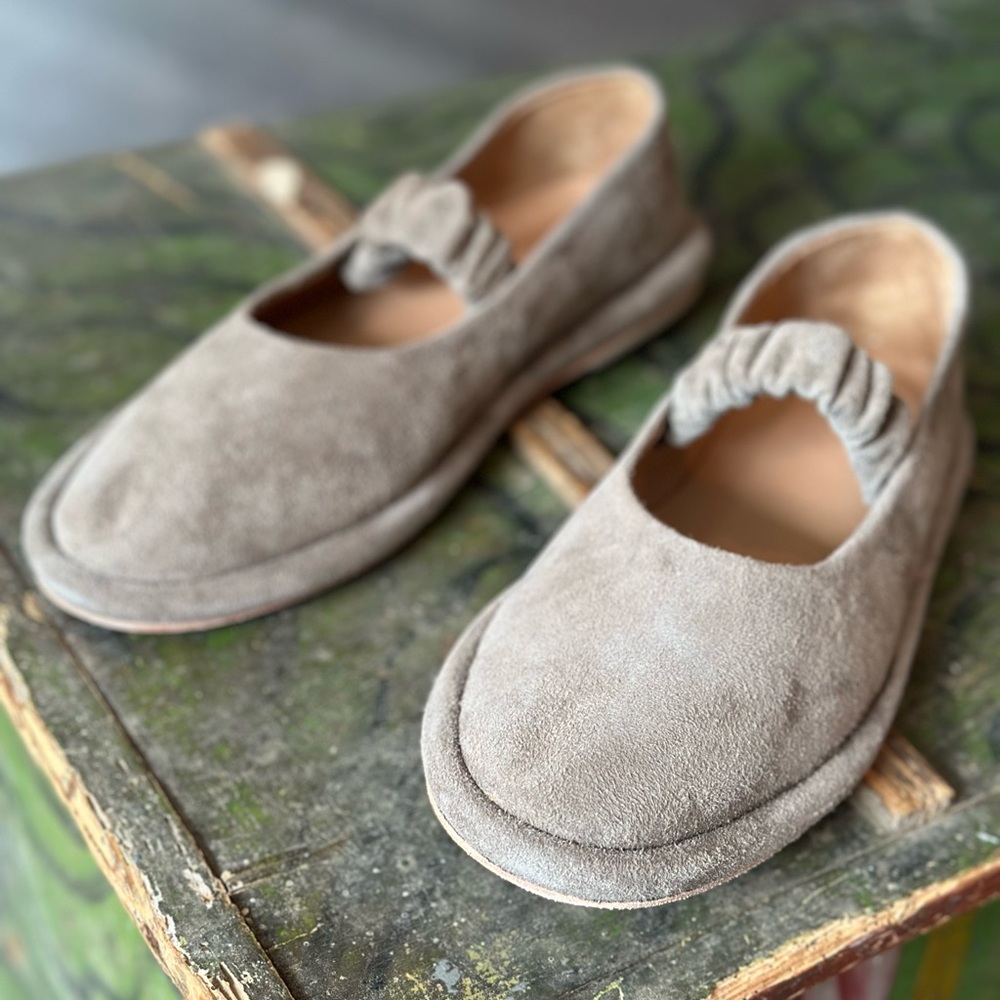 Brand new Lauren Manoogian ruched ballet flats